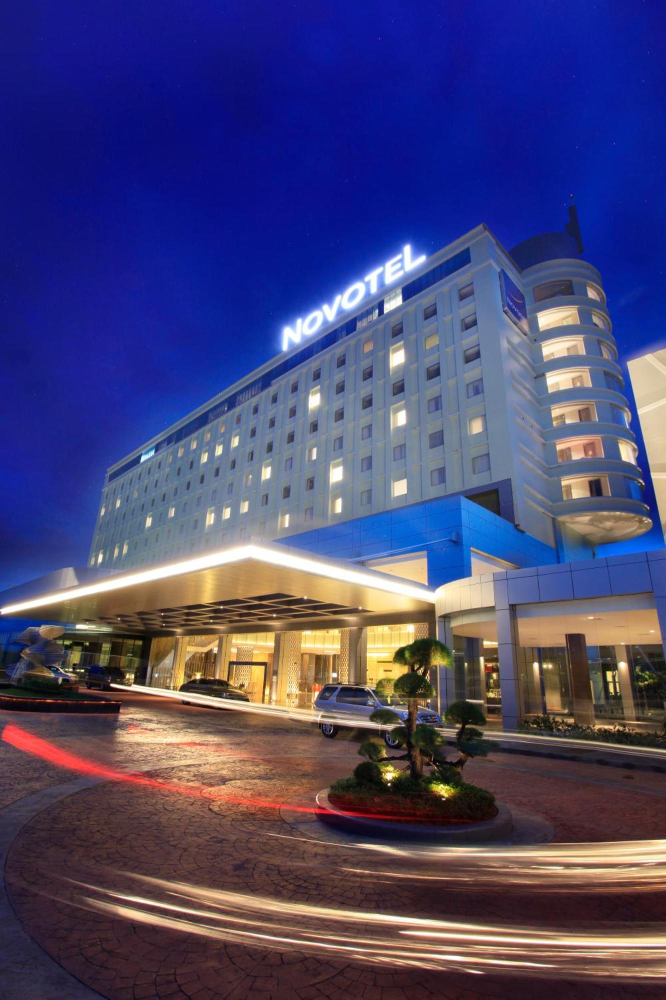 Novotel Bangka Hotel & Convention Center Пангкал-Пінанг Екстер'єр фото